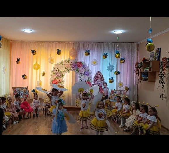 У вулику маминої любові