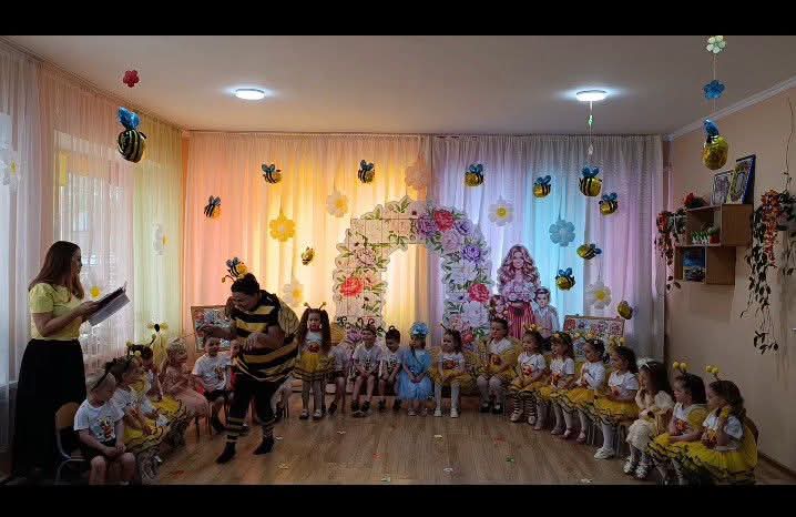 У вулику маминої любові