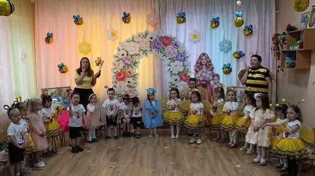 У вулику маминої любові